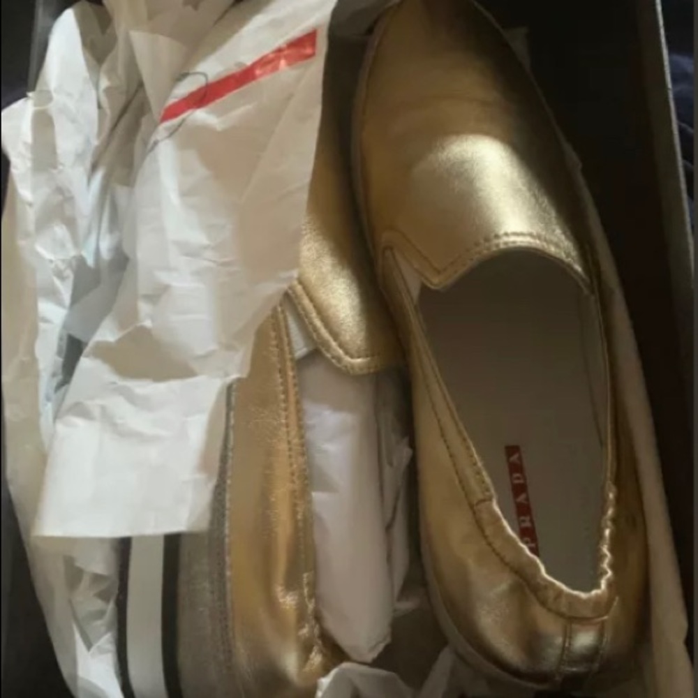 Prada sneakers gold size :40-USA9-9.5 platinum msrp:$700 - Picture 4 of 5